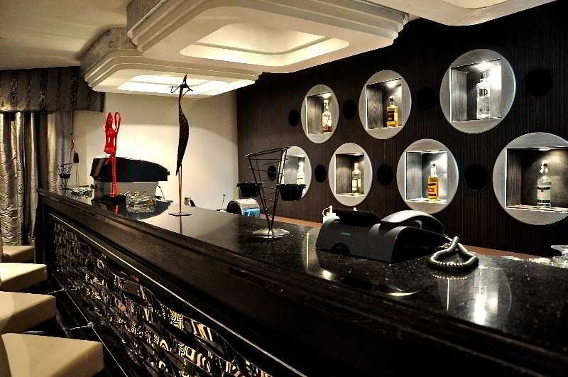 Kaisol Romance Resort Sahl Hasheesh - Adults Only Χουργκάντα Εξωτερικό φωτογραφία The bar at the 2011 Cannes Film Festival