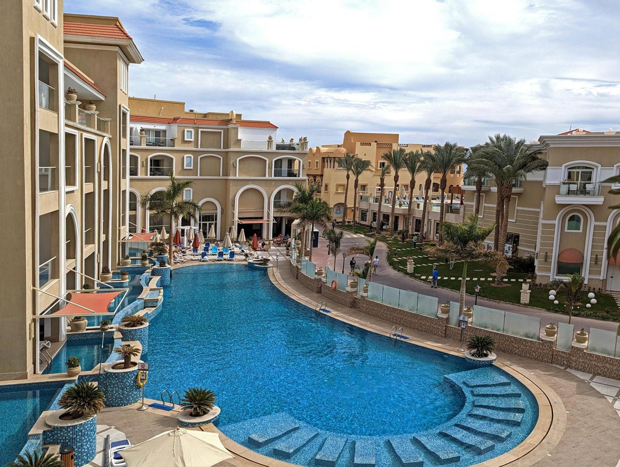 Kaisol Romance Resort Sahl Hasheesh - Adults Only Χουργκάντα Εξωτερικό φωτογραφία The swimming pool at the hotel